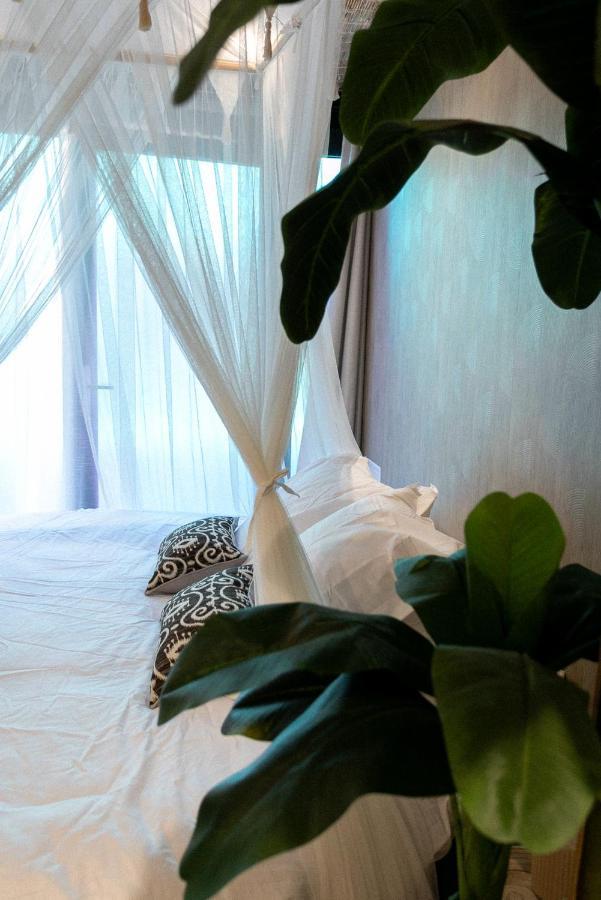 Bali Serenity Balneo Et Lit Rond Lagnieu Buitenkant foto