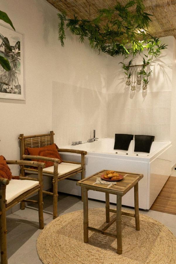 Bali Serenity Balneo Et Lit Rond Lagnieu Buitenkant foto